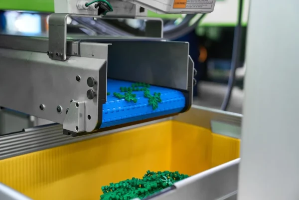 How Lego cuts oil-based virgin plastic