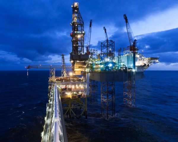 AI's potential climate benefits outweighed by role in boosting fossil fuels, study finds | AI (artificial intelligence) | The Guardian